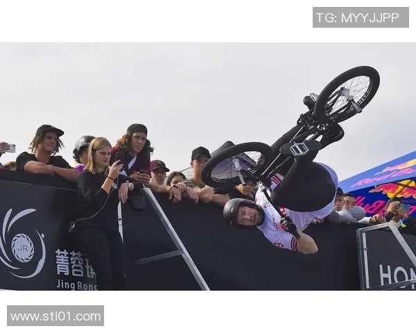 极限运动战术:成都极限运动队的边路渗透体系